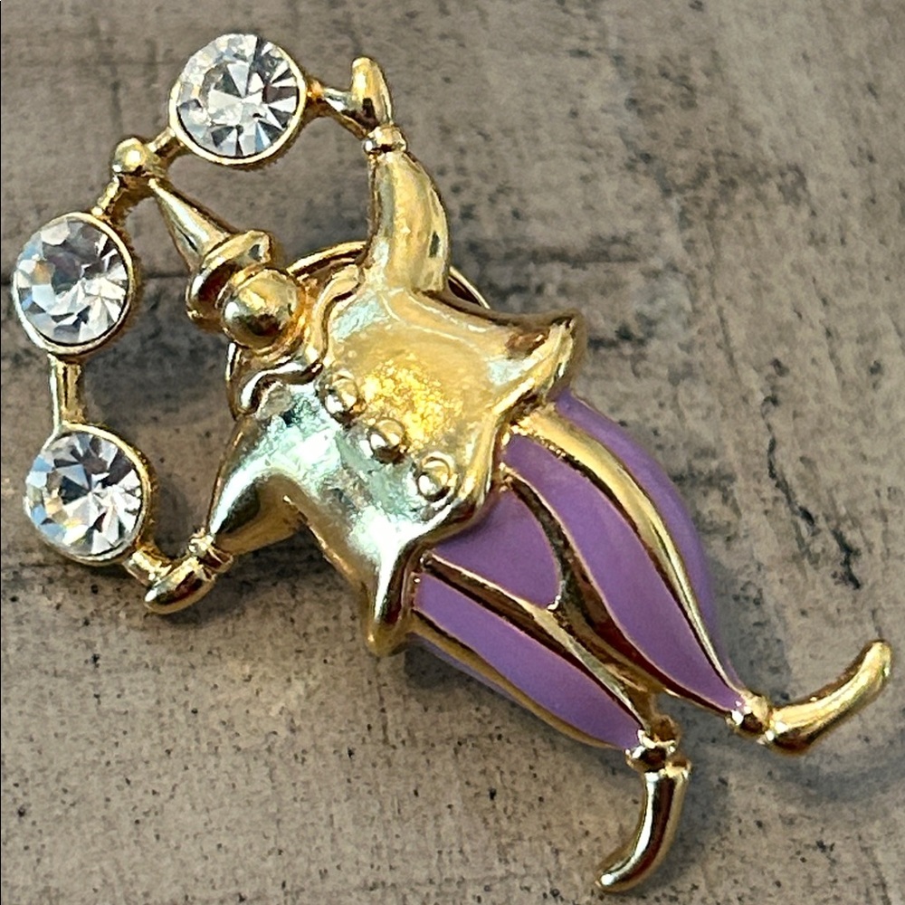 Vintage Trifari Clown Brooch Gold Enamel with Rhinestones Signed Piece 1997 - Picture 3 of 5